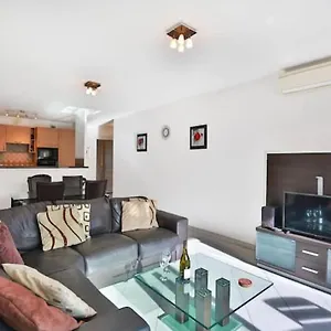  Appartement Charming Two-bedroom With Balcony And Garage By The Marina France